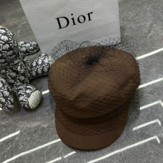 CHRISTIAN DIOR